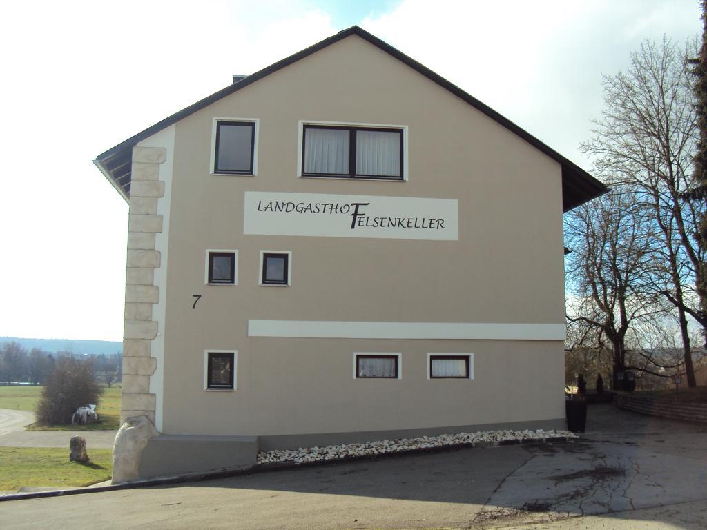 Landgasthof Felsenkeller Dinkelsbühl Exterior foto
