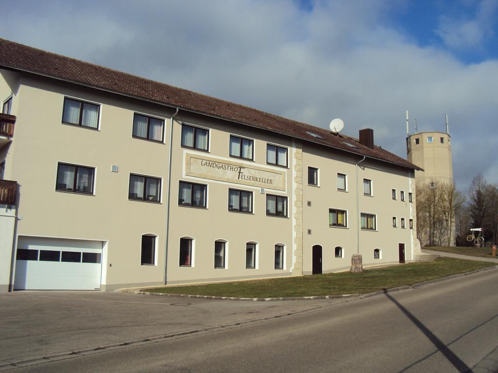 Landgasthof Felsenkeller Dinkelsbühl Exterior foto